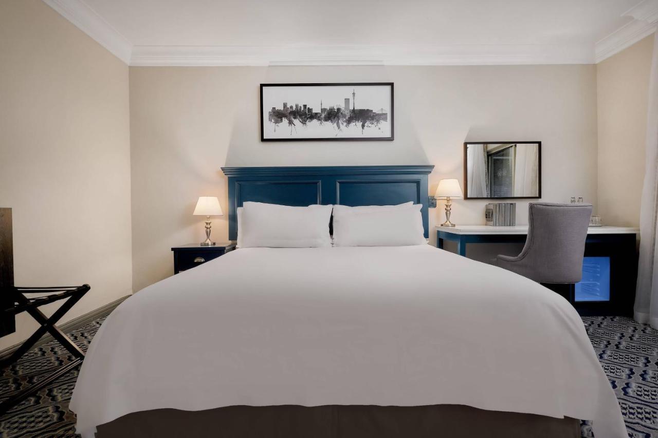 Protea Hotel By Marriott Johannesburg Balalaika Сандтън Екстериор снимка