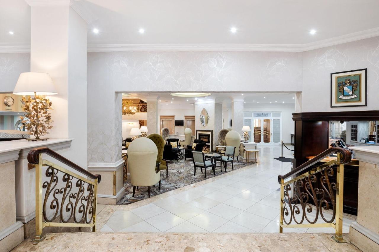 Protea Hotel By Marriott Johannesburg Balalaika Сандтън Екстериор снимка