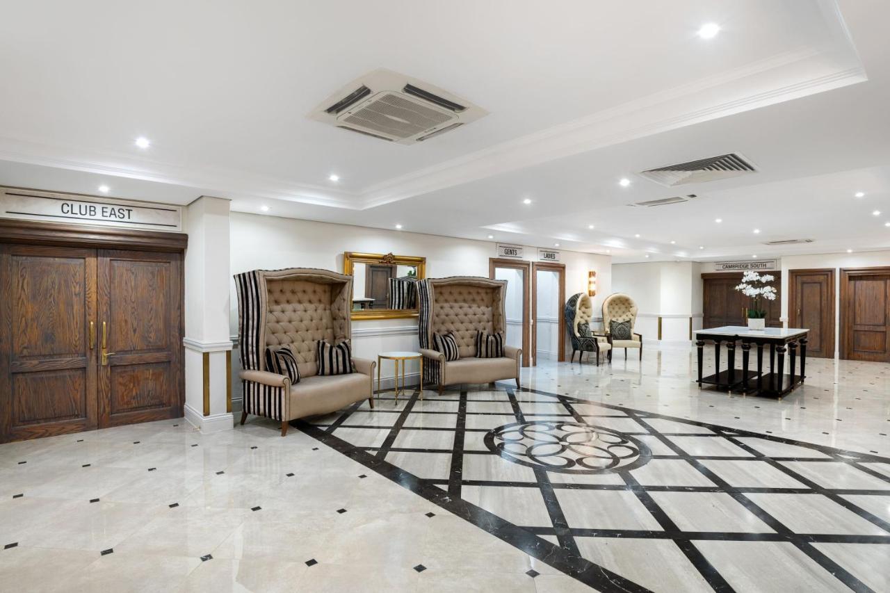 Protea Hotel By Marriott Johannesburg Balalaika Сандтън Екстериор снимка