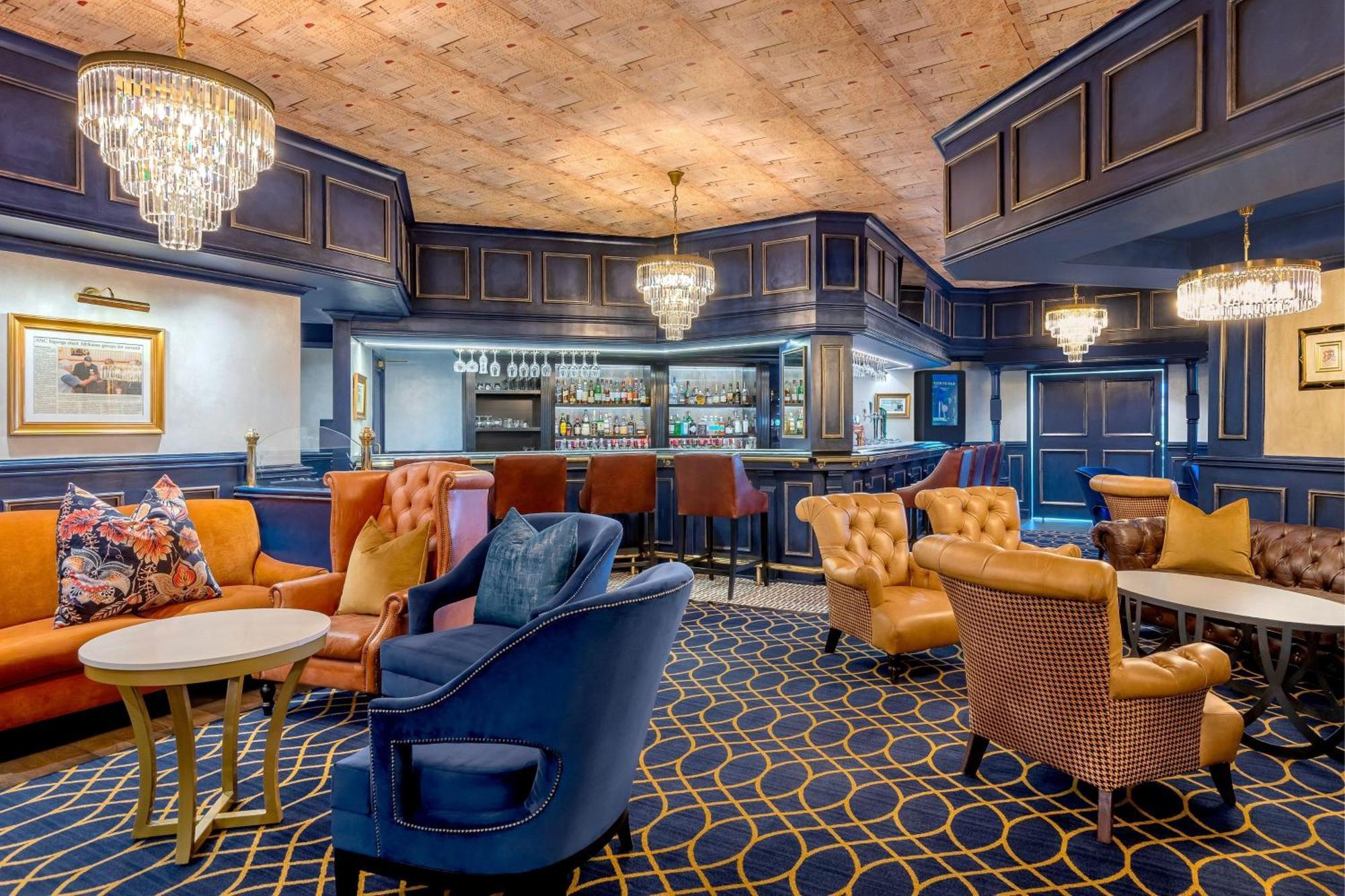 Protea Hotel By Marriott Johannesburg Balalaika Сандтън Екстериор снимка