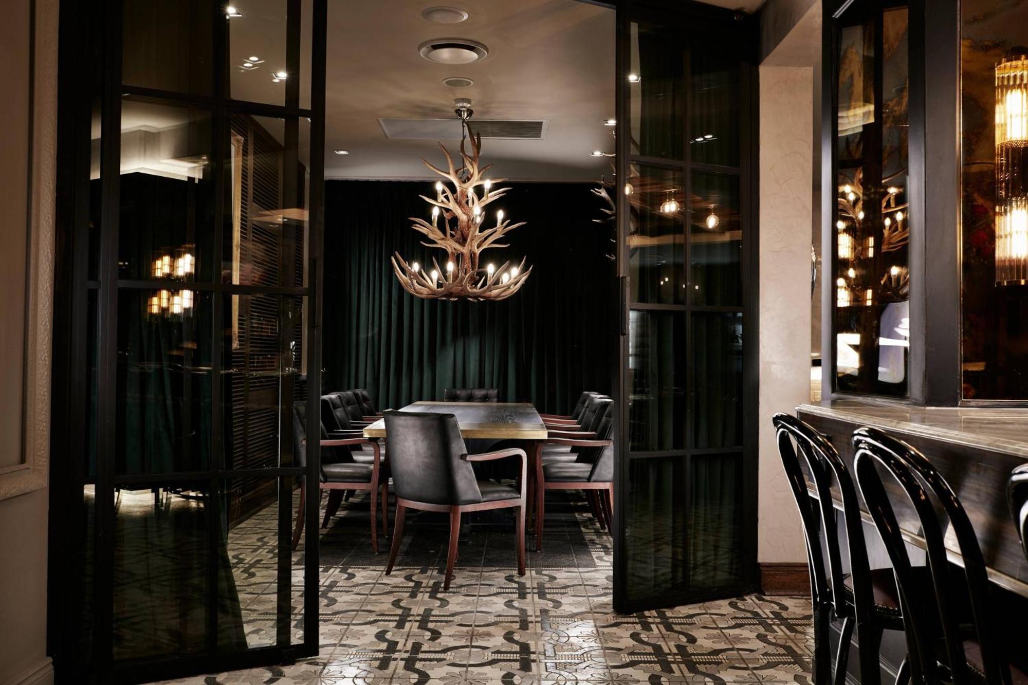 Protea Hotel By Marriott Johannesburg Balalaika Сандтън Екстериор снимка